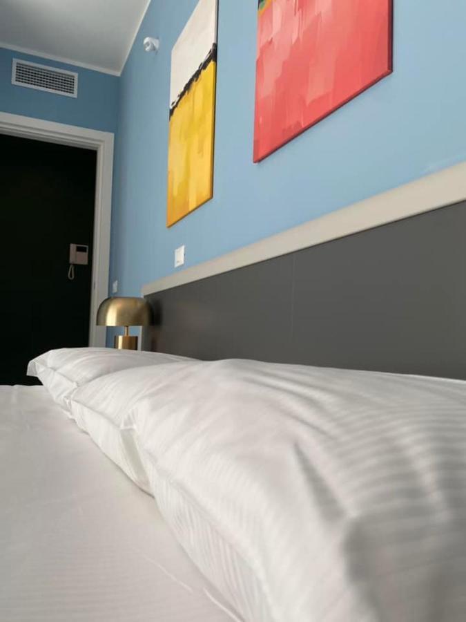 Dizeta Suite And Apartment Salerno Bagian luar foto