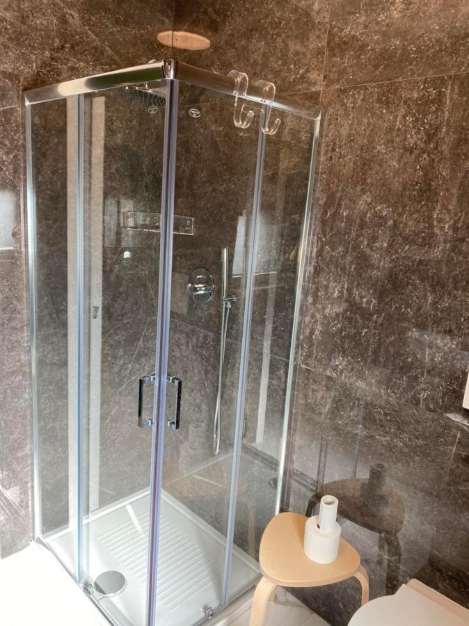 Dizeta Suite And Apartment Salerno Bagian luar foto