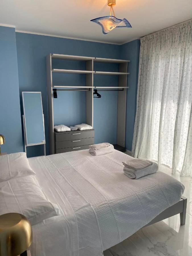 Dizeta Suite And Apartment Salerno Bagian luar foto