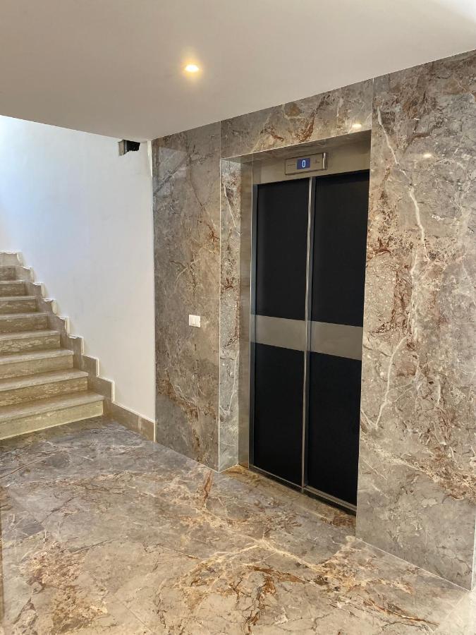 Dizeta Suite And Apartment Salerno Bagian luar foto